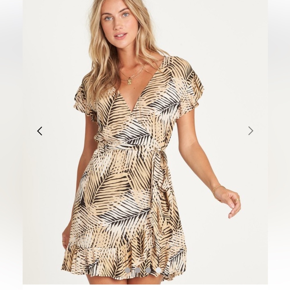 Billabong Wrap and roll wrap dress in Palm print size M